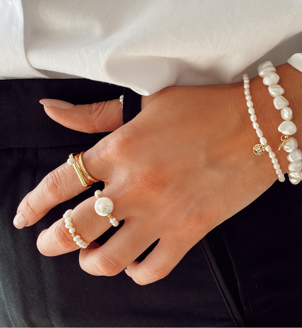 Bransoletka z pereł ze złotym księżycem BPE0003