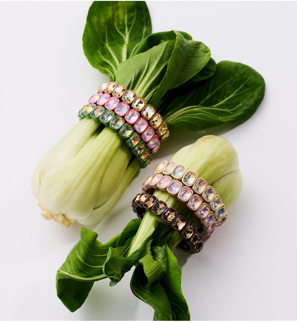 Bransoletka w kolorze ecru z kryształami BCR0020