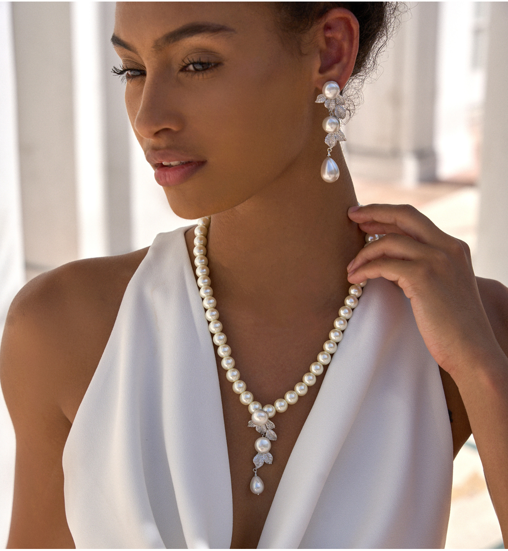 Naszyjnik srebrny z perłami Retro Bella NPE0113