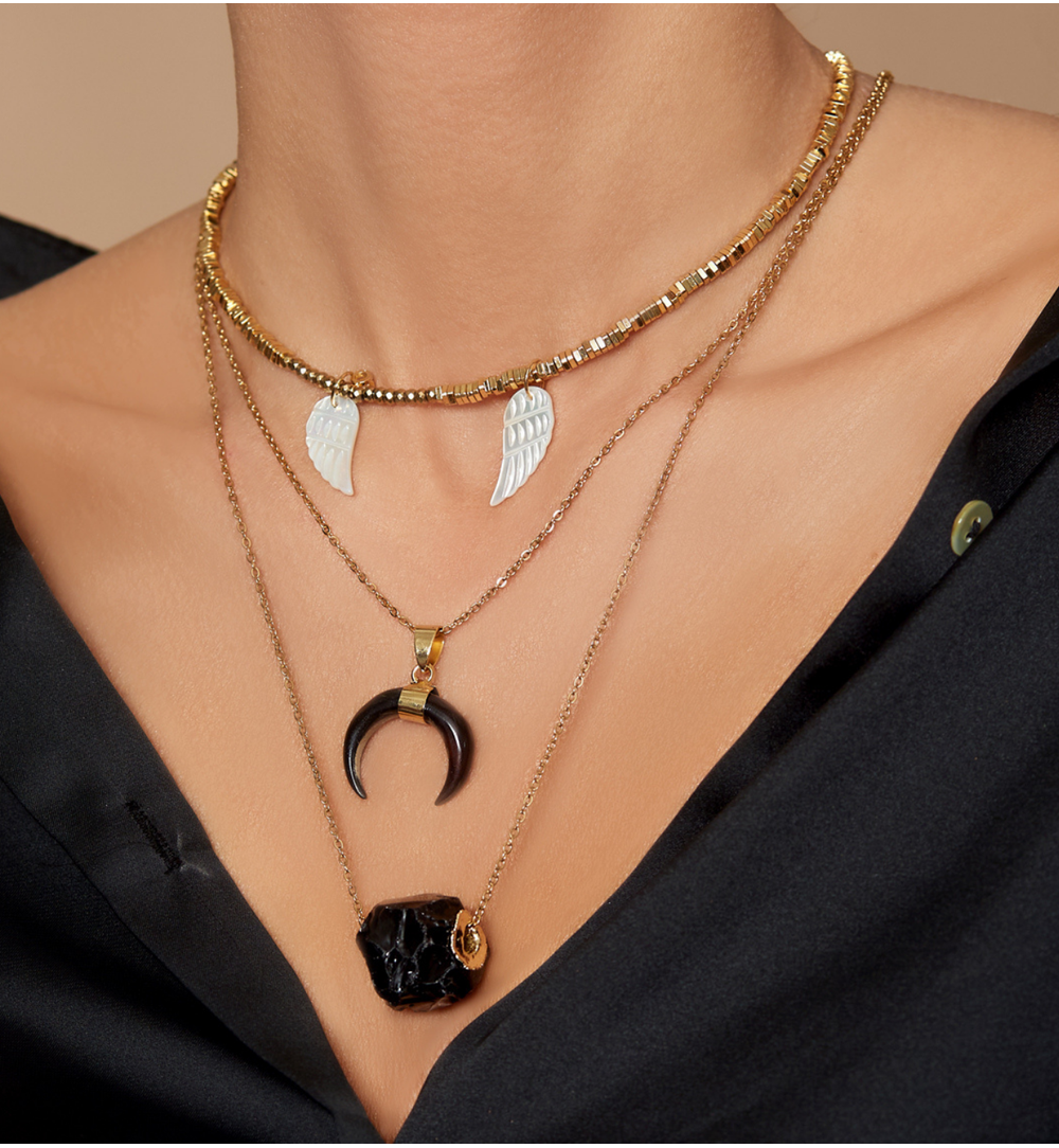 Naszyjnik z czarnym księżycem NLB0028