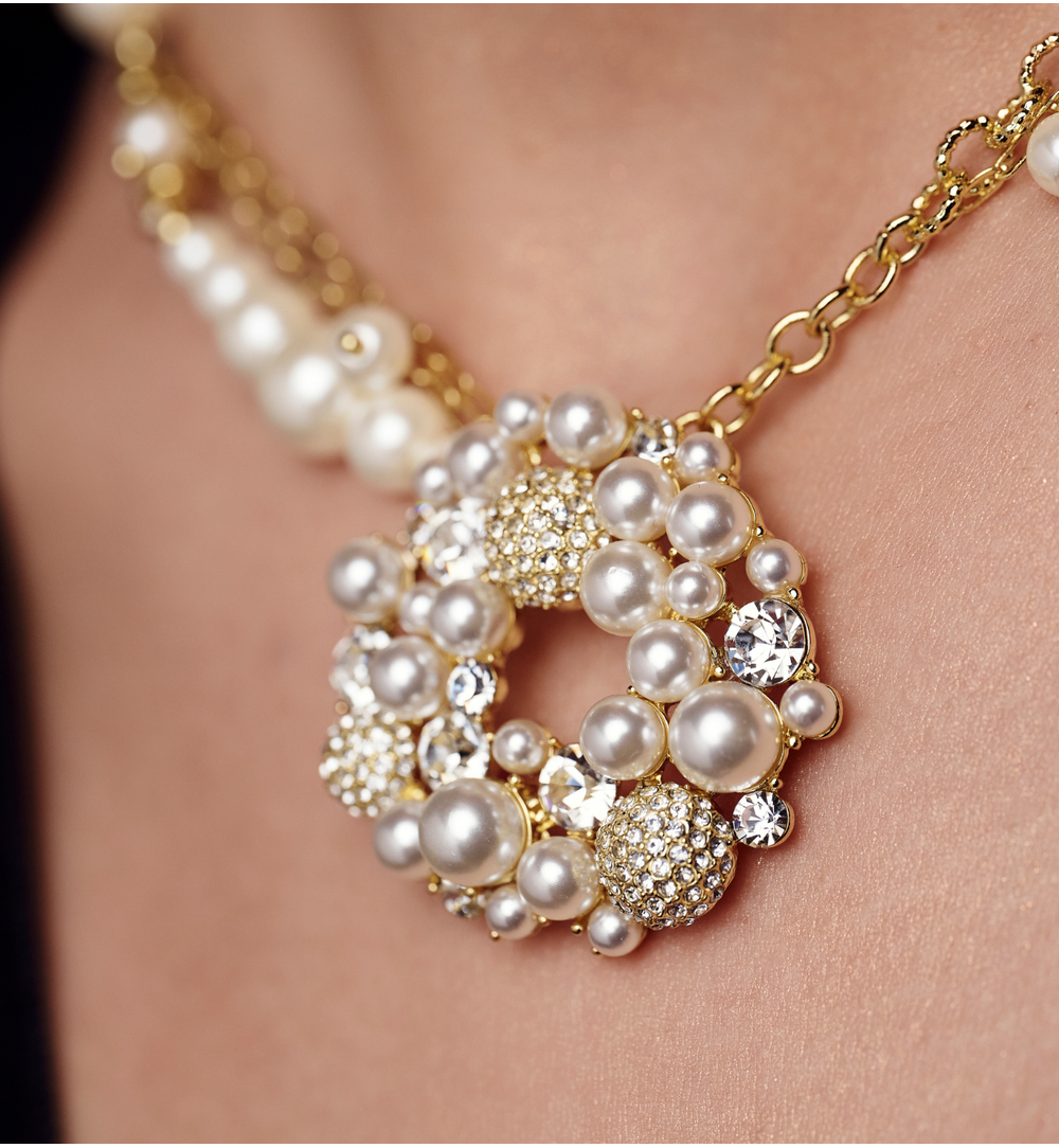 Naszyjnik z perłami i zawieszką NPE0307