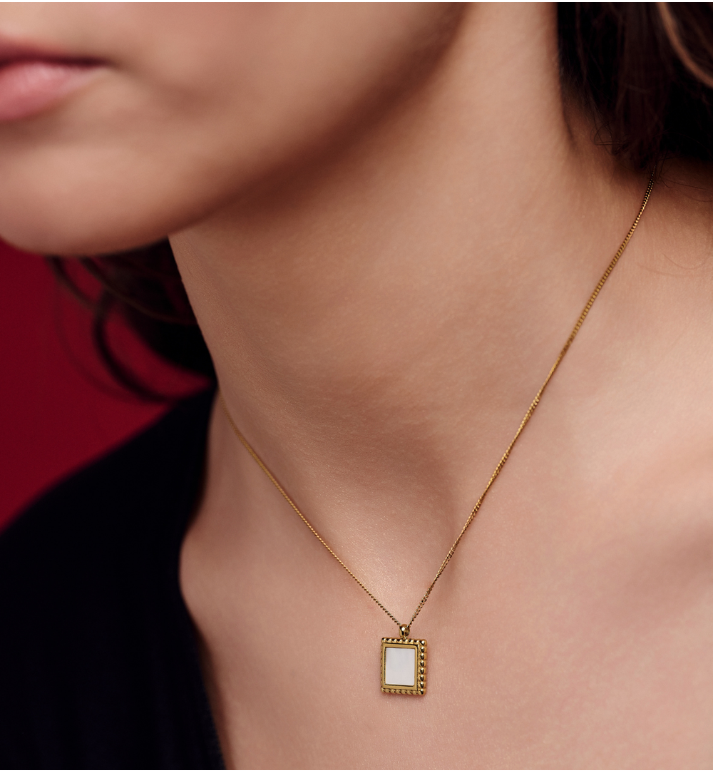 Naszyjnik złoty z kwadratową zawieszką  I Dare You NSA1243