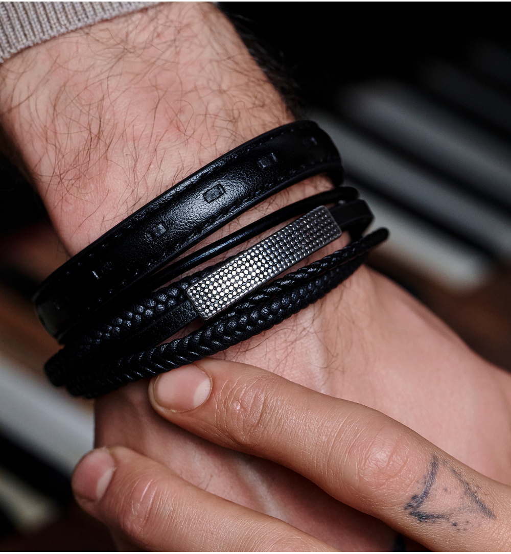 Bransoletka męska czarna skórzana BMITC0999