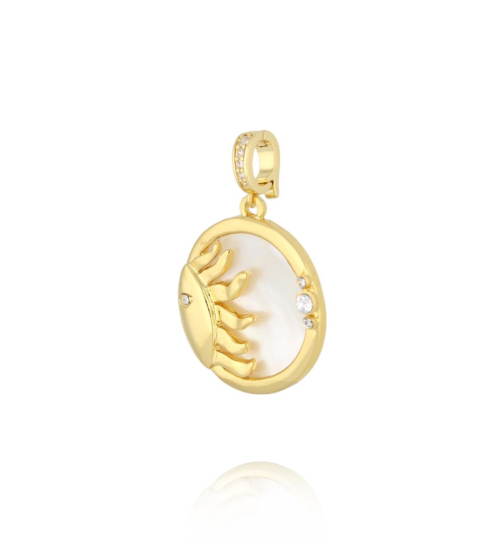 Charms złoty okrągły z motywem słońca i masą perłową CHSS0048