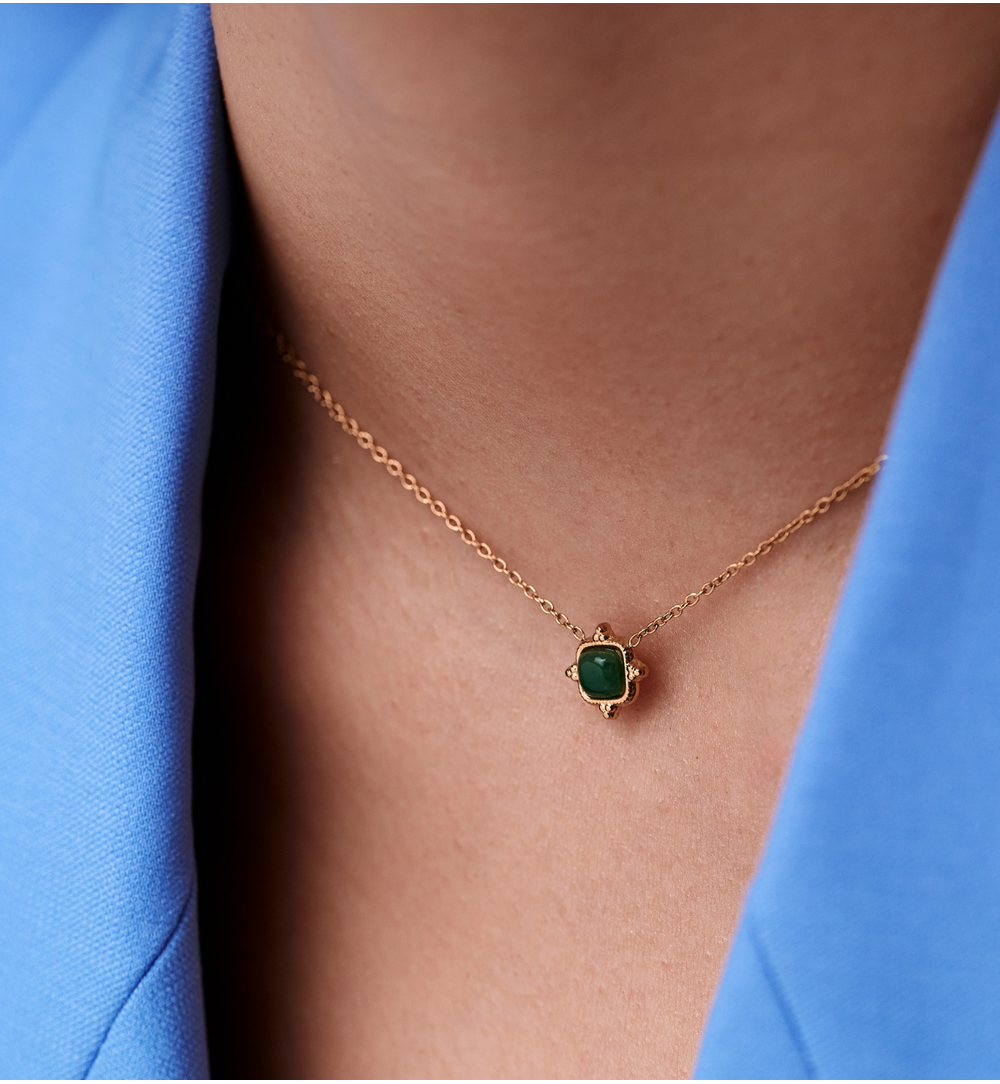 Naszyjnik delikatny złoty z jadeitem afrykańskim NEA0026