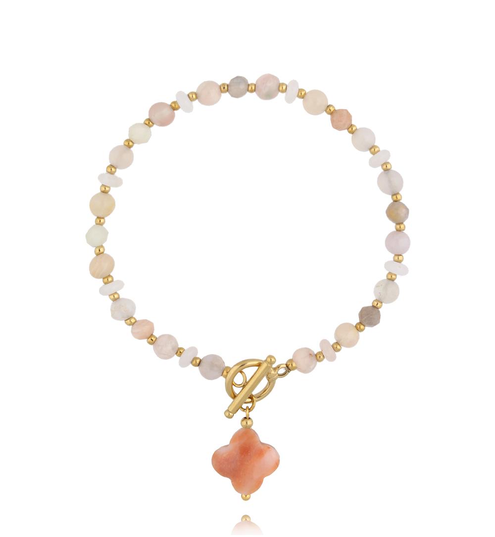 Bransoletka z różowymi opalami z koniczynką i złotym zapięciem BPA0638