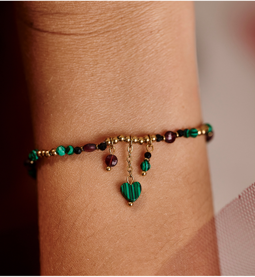 Bransoletka z malachitu, granatu i czarnego turmalinu z zawieszką serca BTW3583