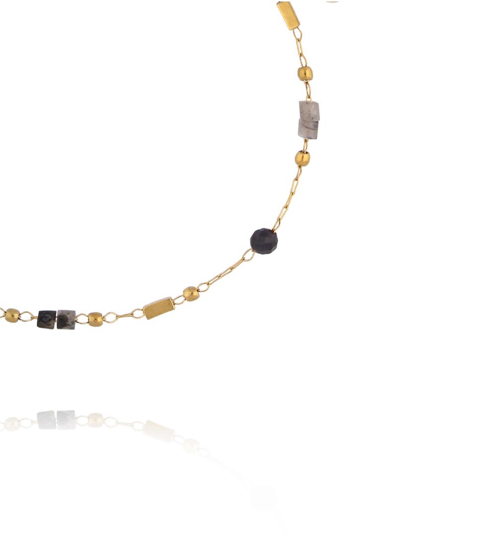 Bransoletka na złotym łańcuszku z czarnym agatem i labradorytem BEA0102
