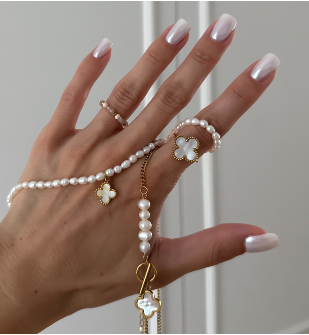 Naszyjnik z koniczynką i perłami Clover NSY0288