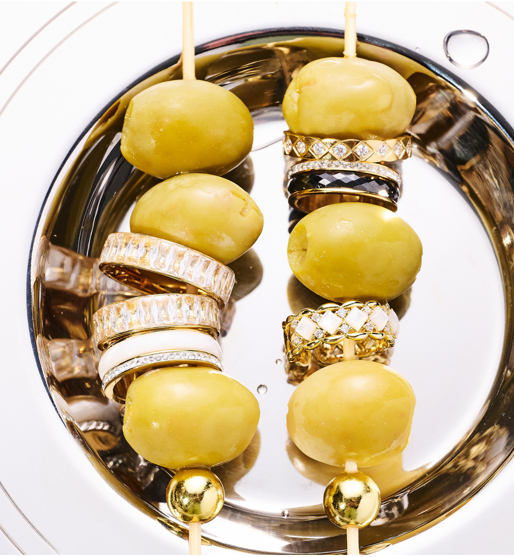 Pierścionek złocony regulowany z masą perłową i kryształami PSS0216