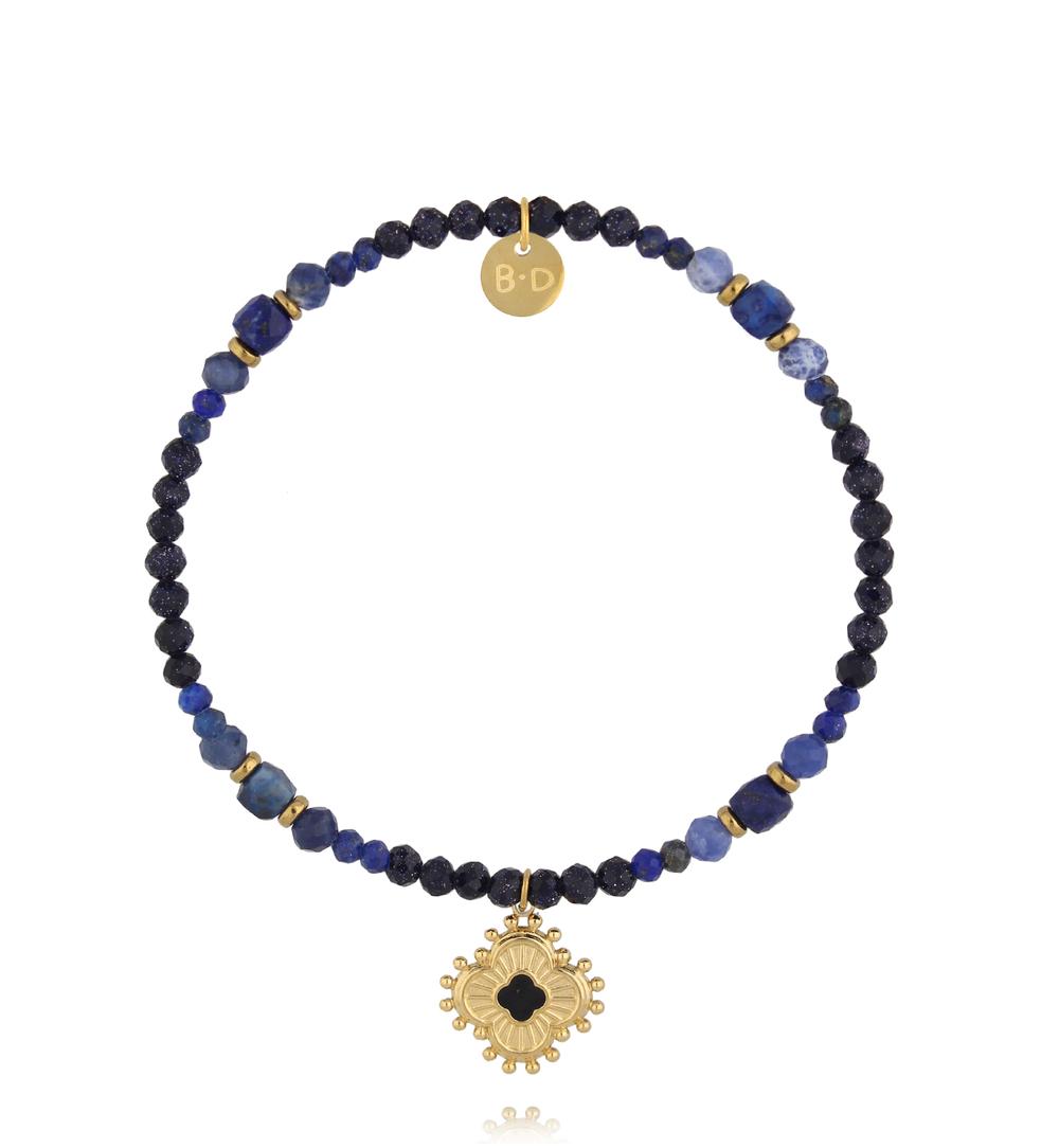 Bransoletka z sodalitami z ozdobną koniczyną BTW3506