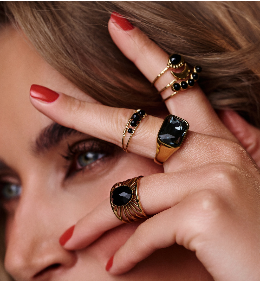 Pierścionek regulowany złoty z czarnymi agatami PEA0027