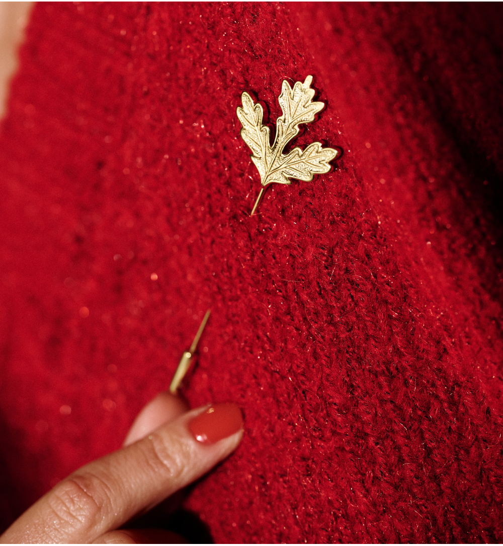 Broszka szpilka z motywem liścia dębu BRSA0010