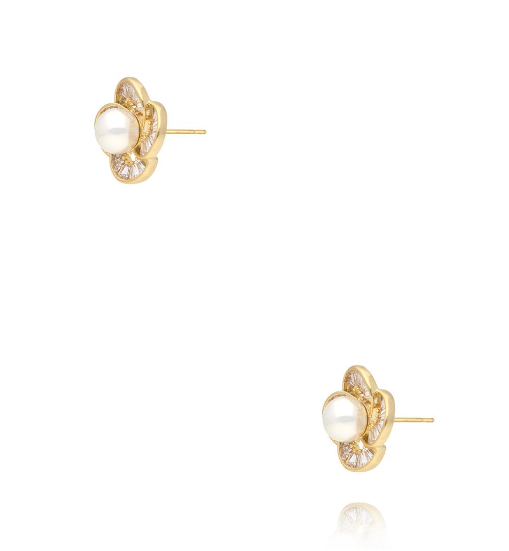Kolczyki z perłą w kwiatowej oprawie KSS2209