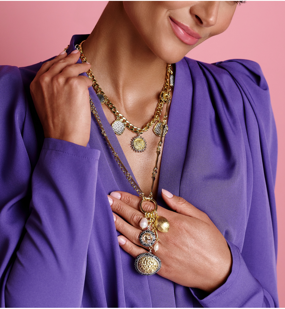 Zestaw złotych naszyjników z medalionami i zawieszkami ZN0201