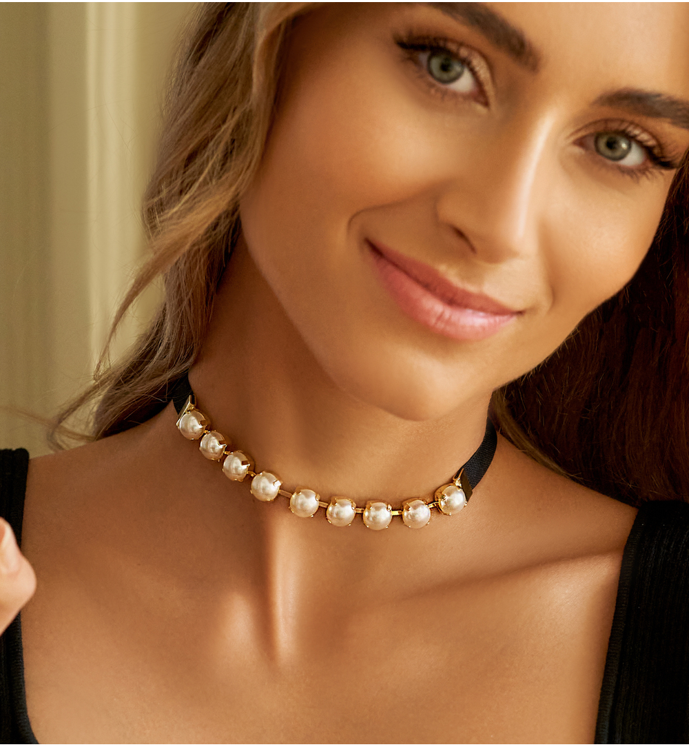 Choker czarny z tasiemką i perłami Atissa NS0178