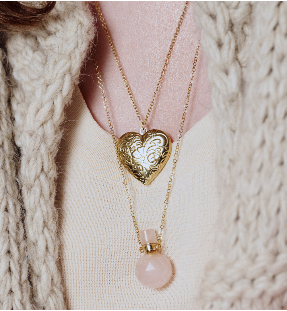 Naszyjnik z perfumetką z różowego kwarcu  NLB0357