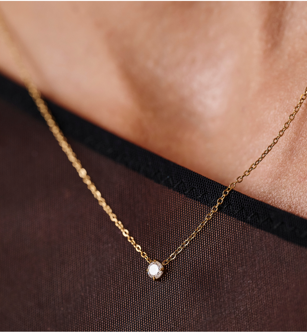 Naszyjnik z subtelną cyrkonią złoty NSY0623