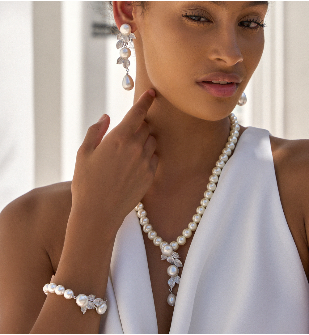 Naszyjnik srebrny z perłami Retro Bella NPE0113