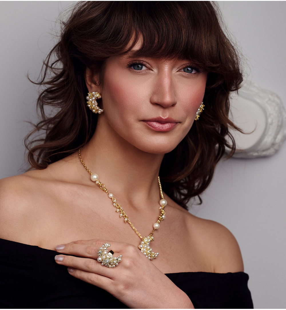 Zestaw biżuterii z perłami i złotymi akcentami ZN0132