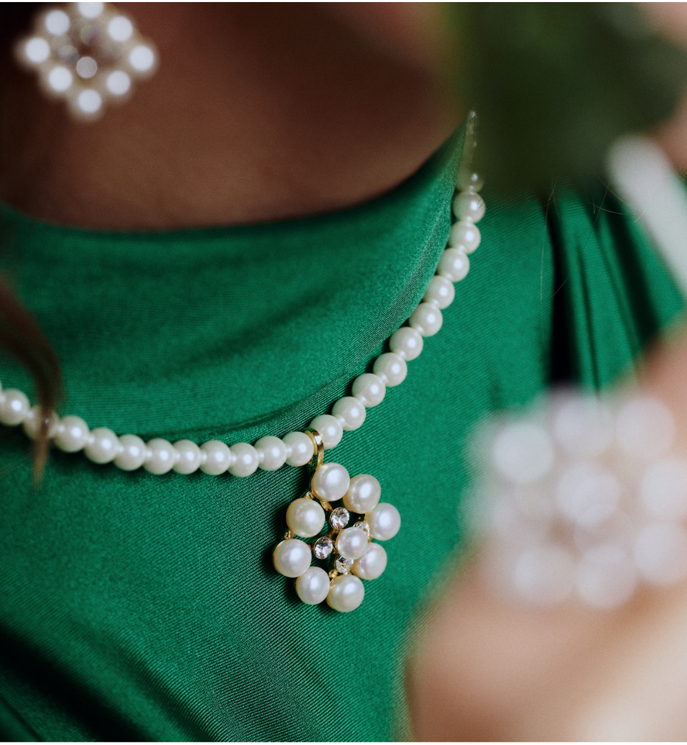 Naszyjnik z perełkami i zawieszką z perłami NPE0355