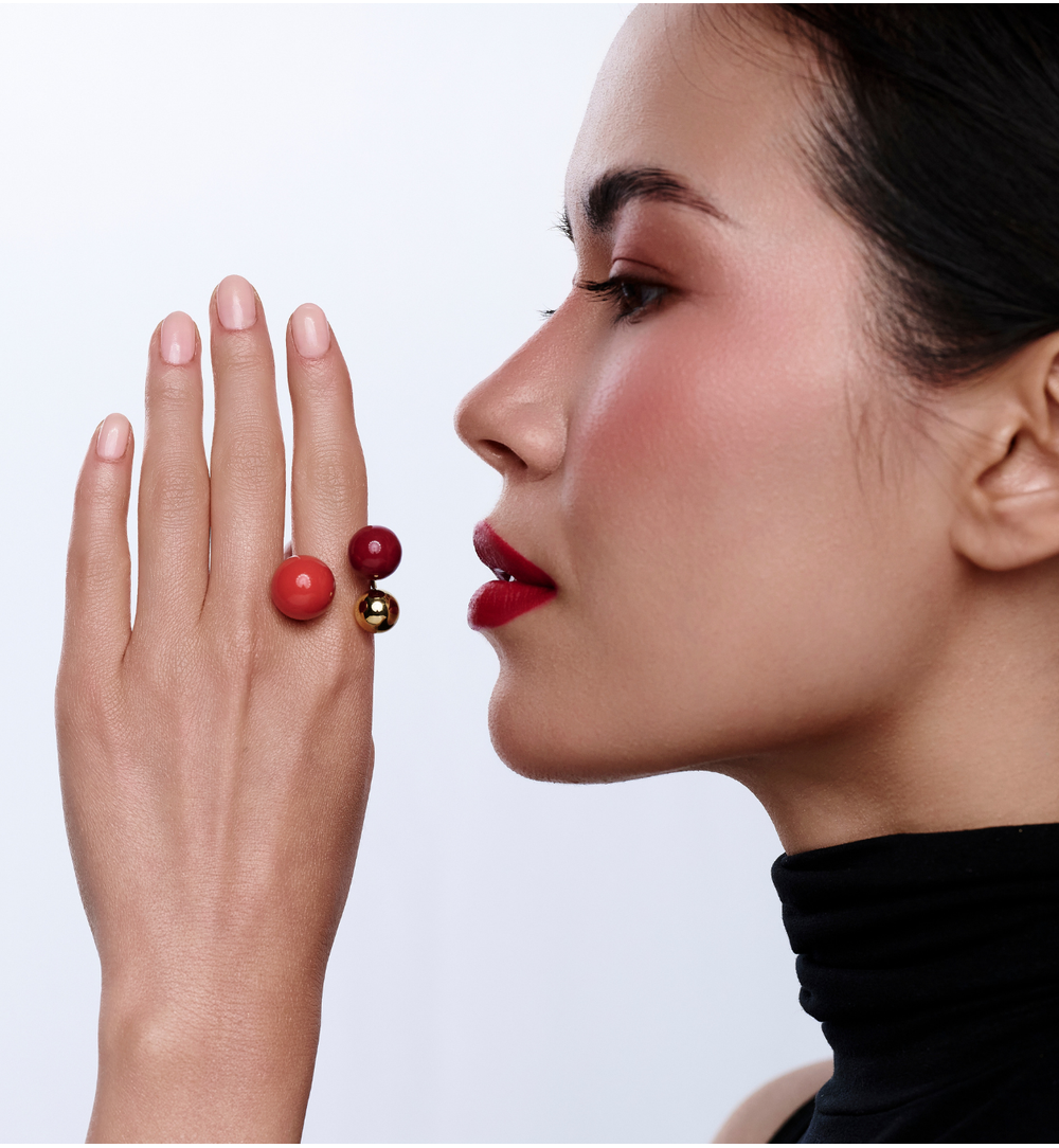 Pierścionek z kulkami w odcieniach pomarańczowego i bordowego PSA1088