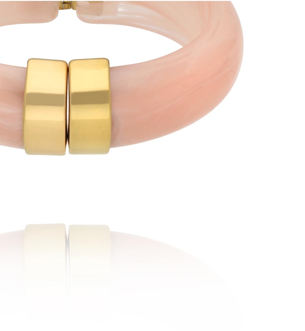 Bransoletka w odcieniu pudrowego różowego ze złotym zapięciem BEU0017