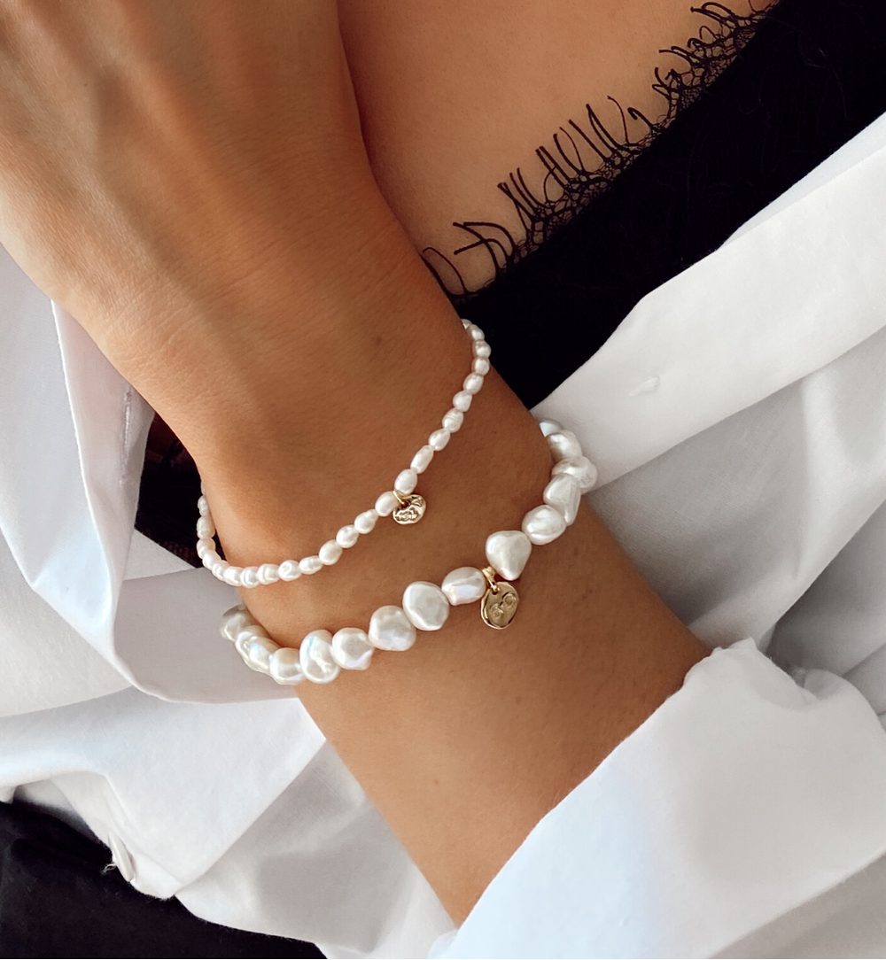 Bransoletka z pereł ze złotym księżycem BPE0003