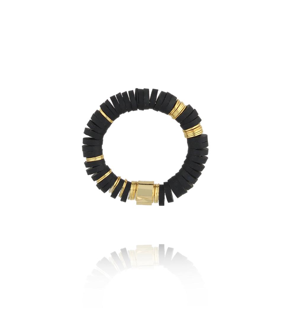 Pierścionek z czarnych koralików ze złotymi akcentami PSC0783
