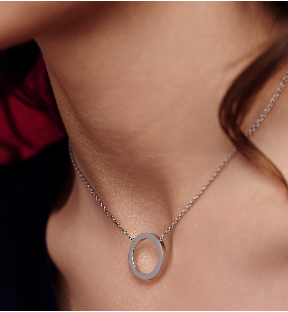 Naszyjnik srebrny z kółkiem Cercle NSA0817