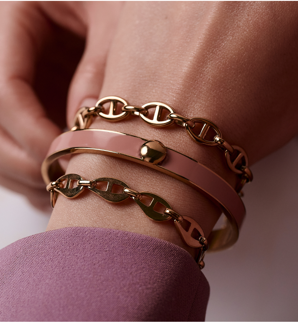 Bransoletka obręcz z różową emalią BSA0925