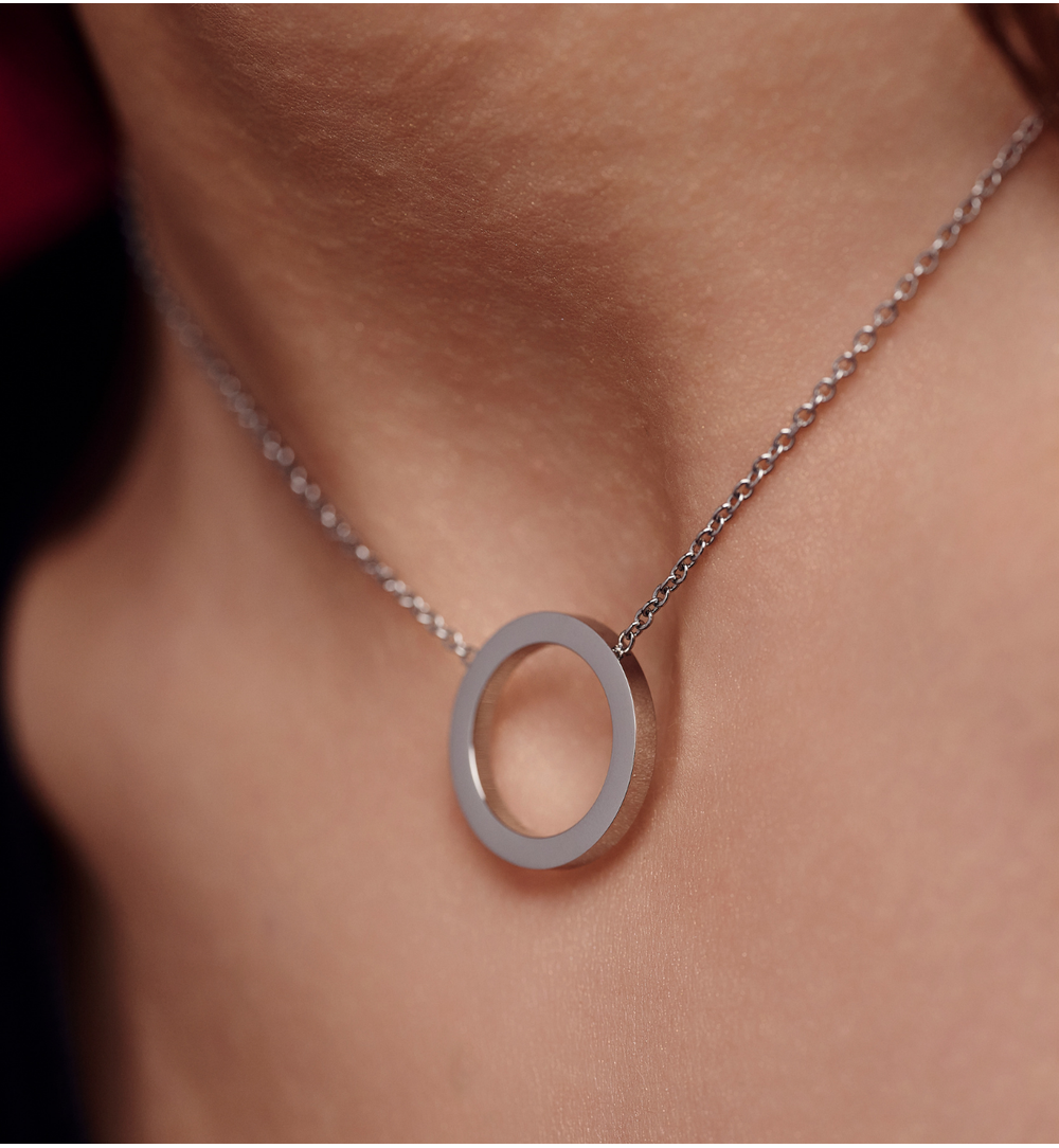 Naszyjnik srebrny z kółkiem Cercle NSA0817