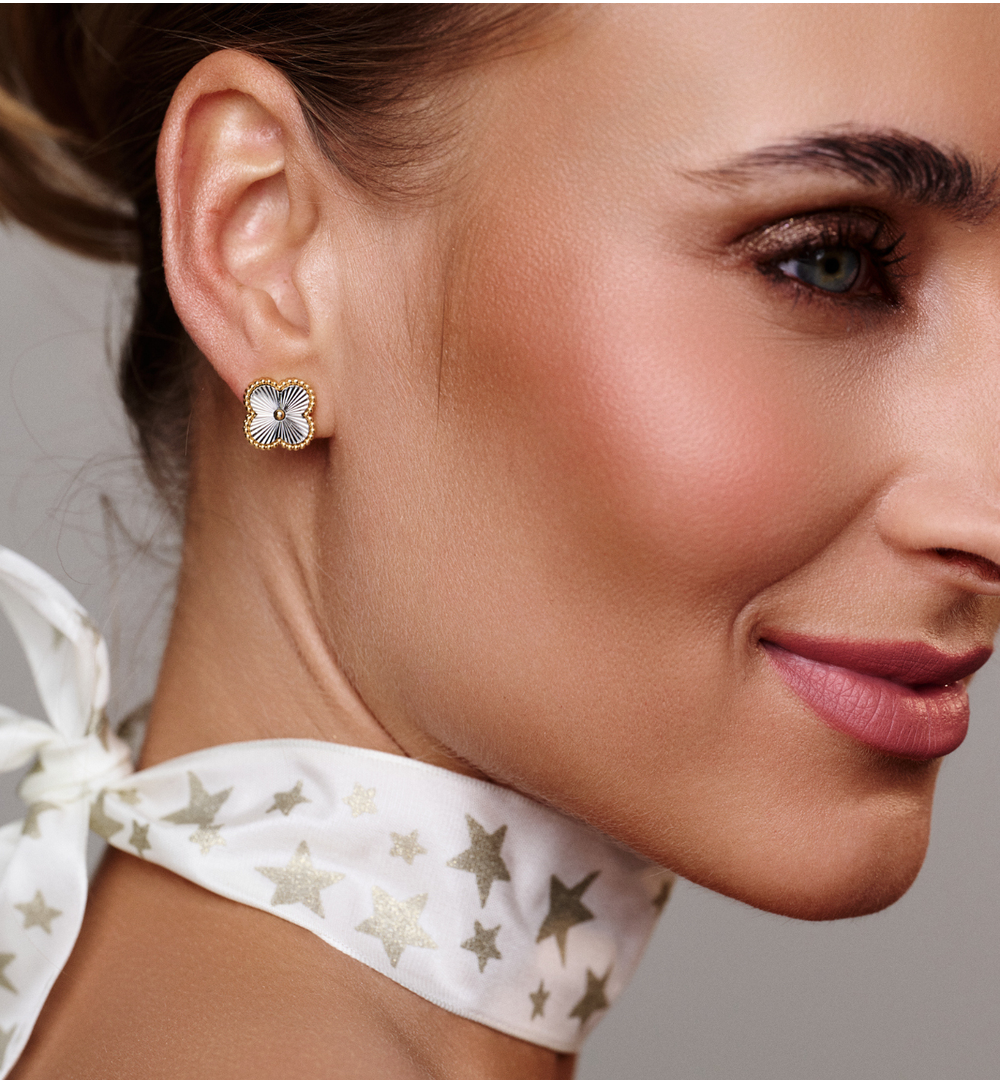 Kolczyki w kształcie koniczyny w kolorze srebrnym i złotym KSS2133