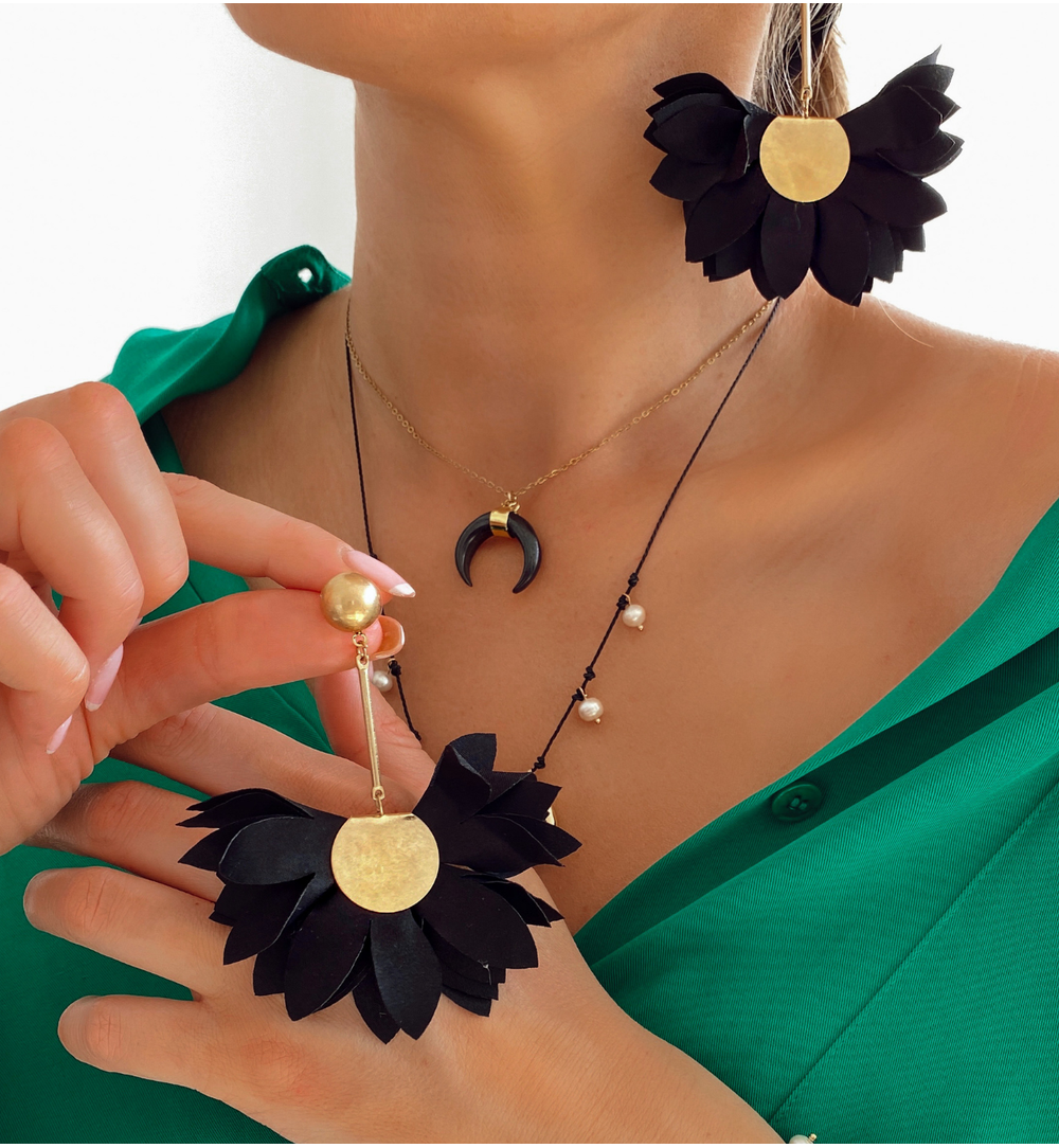 Naszyjnik z czarnym księżycem NLB0028