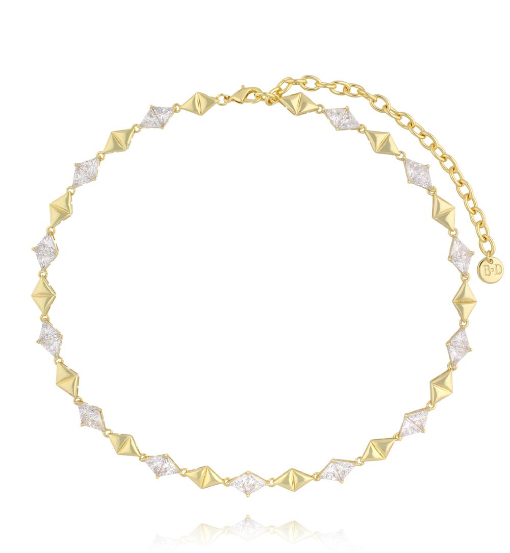 Naszyjnik złocony z geometrycznymi i połyskującymi kryształkami NS0416