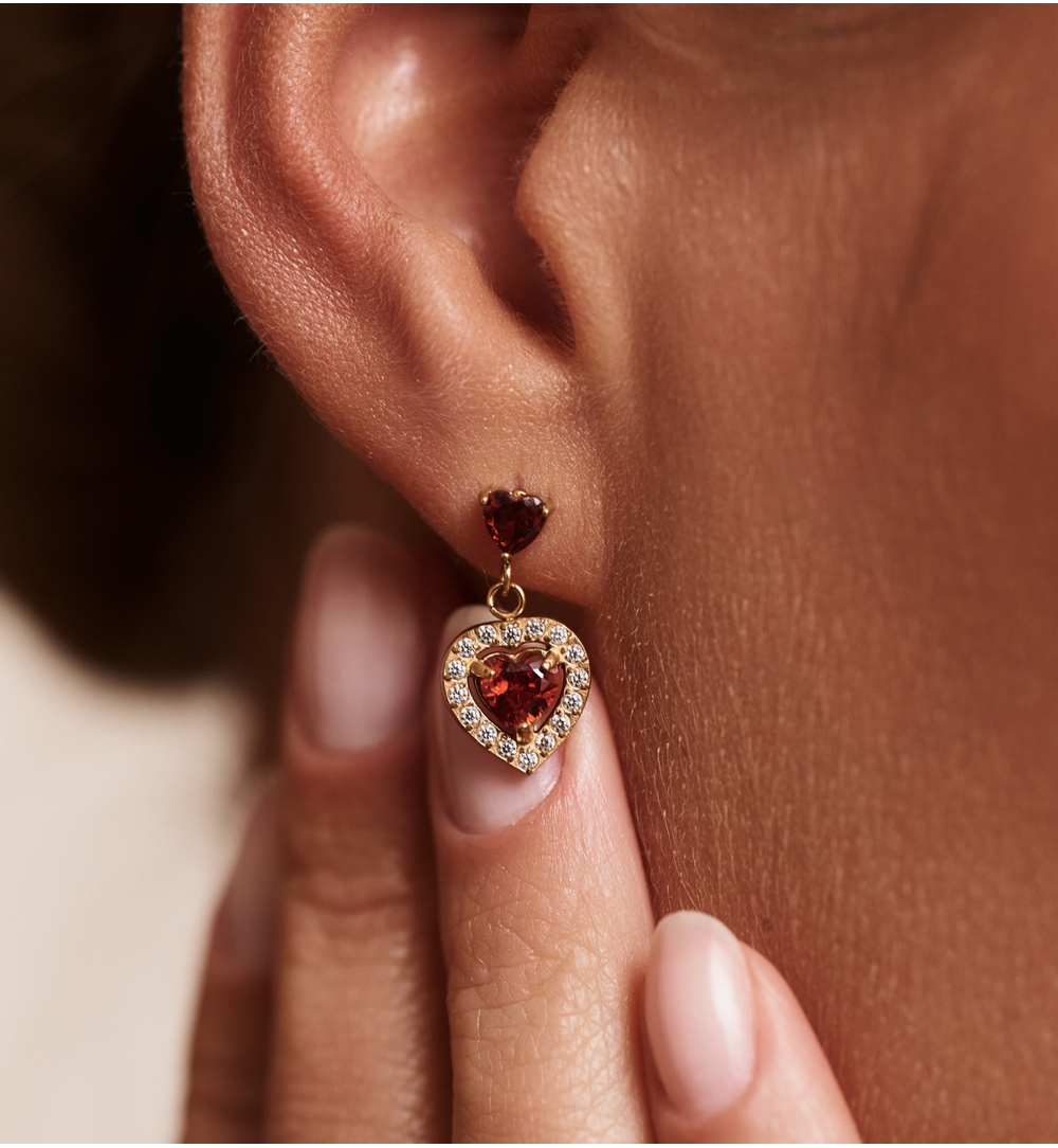 Kolczyki złote z czerwonym kryształem w kształcie serca KSS2052