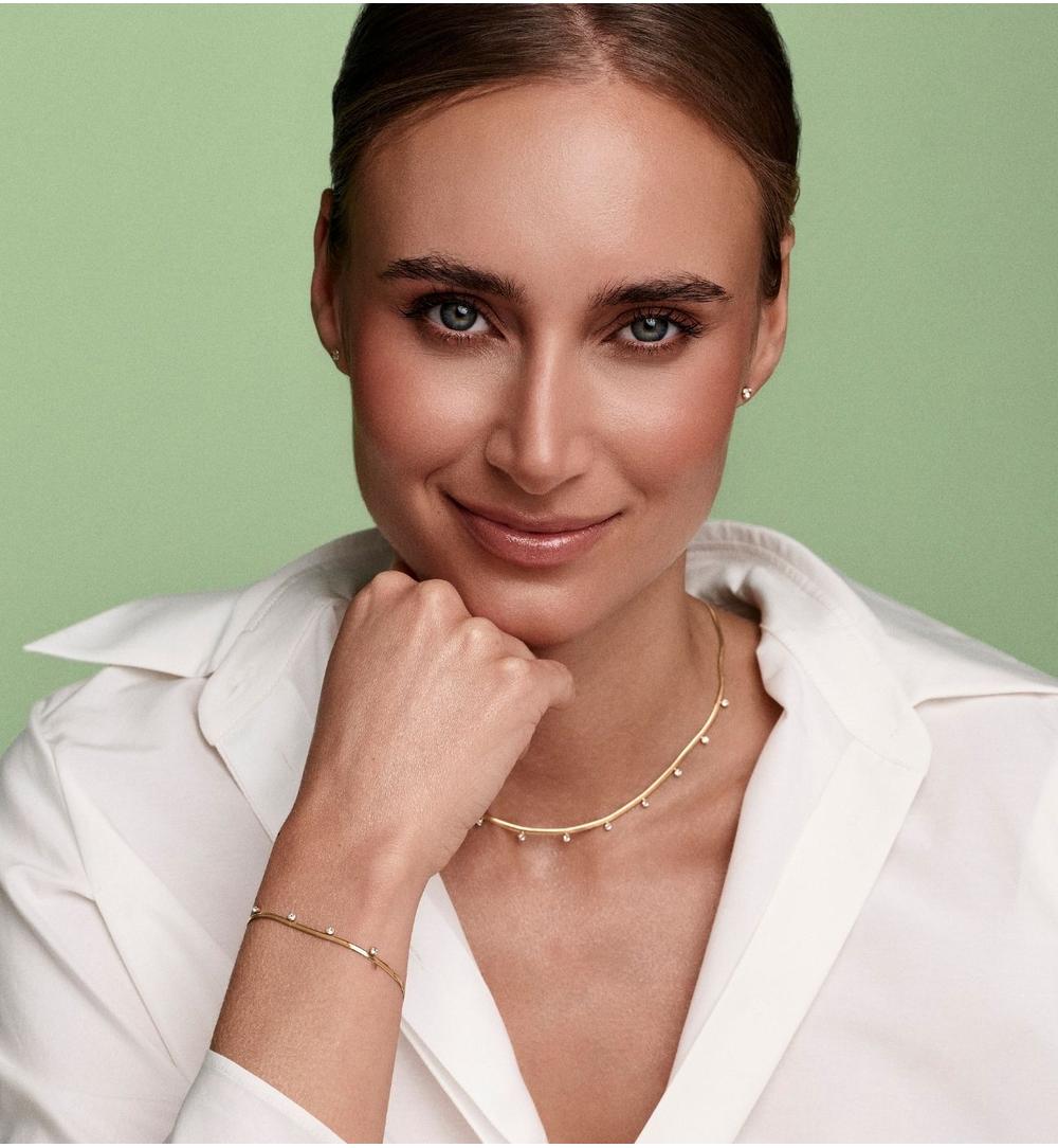 Bransoletka typu żmijka z zawieszkami z kryształkami BSY0619