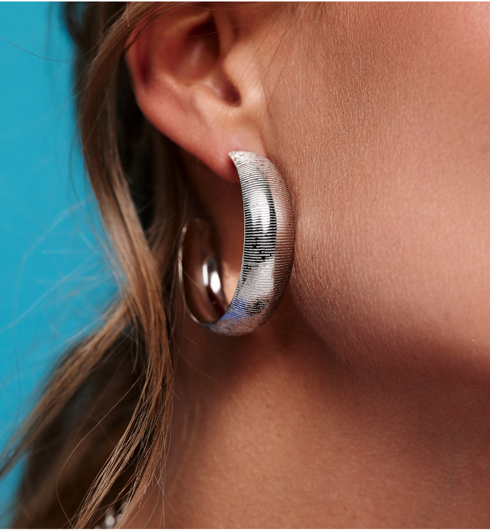 Kolczyki koła o satynowej fakturze srebrne KSY0646