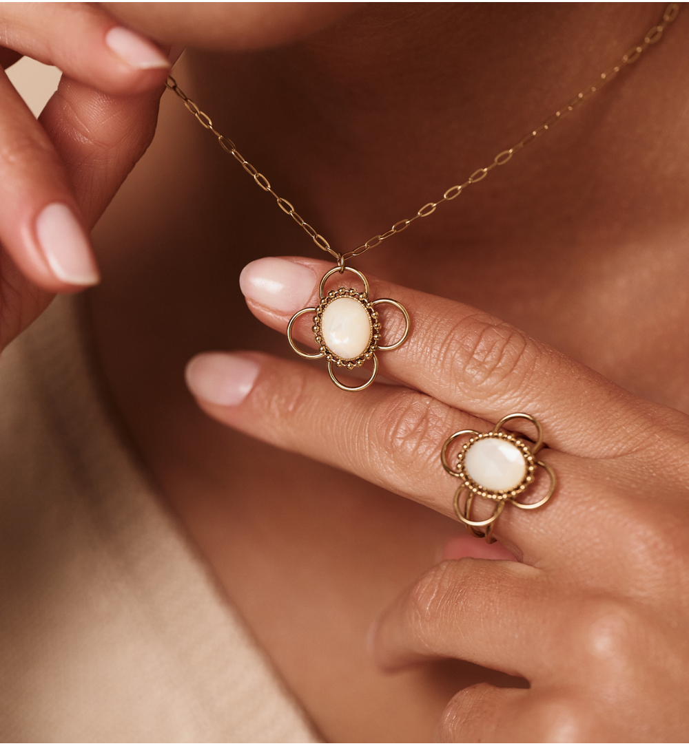 Naszyjnik z masą perłową NEA0005