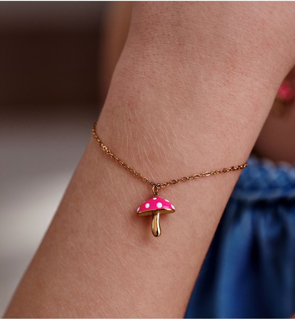 Bransoletka dla dziewczynki z zawieszką różowego muchomorka BSY0567