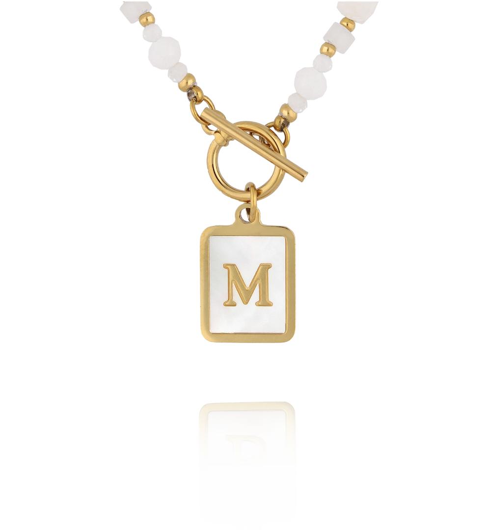 Naszyjnik z kamieni księżycowych i jadeitów z zawieszką z literą M NTW1605