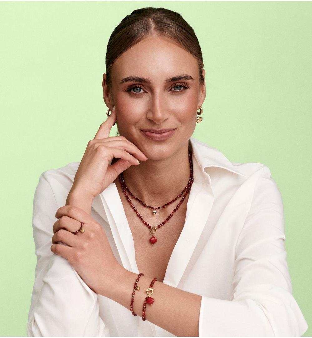 Bransoletka czerwona z koniczynką i złotym zapięciem BPA0639