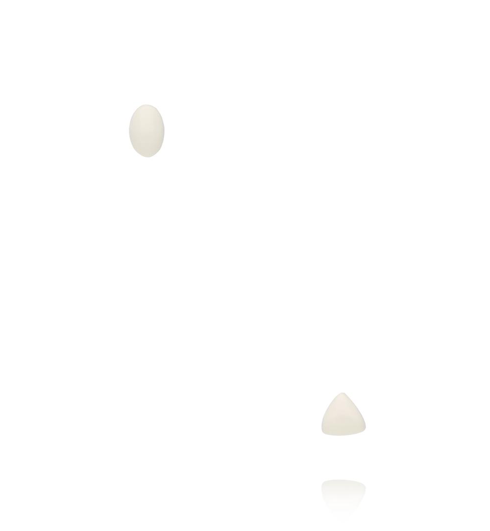 Zestaw kolczyków w neutralnej palecie z różnymi formami KMB0050