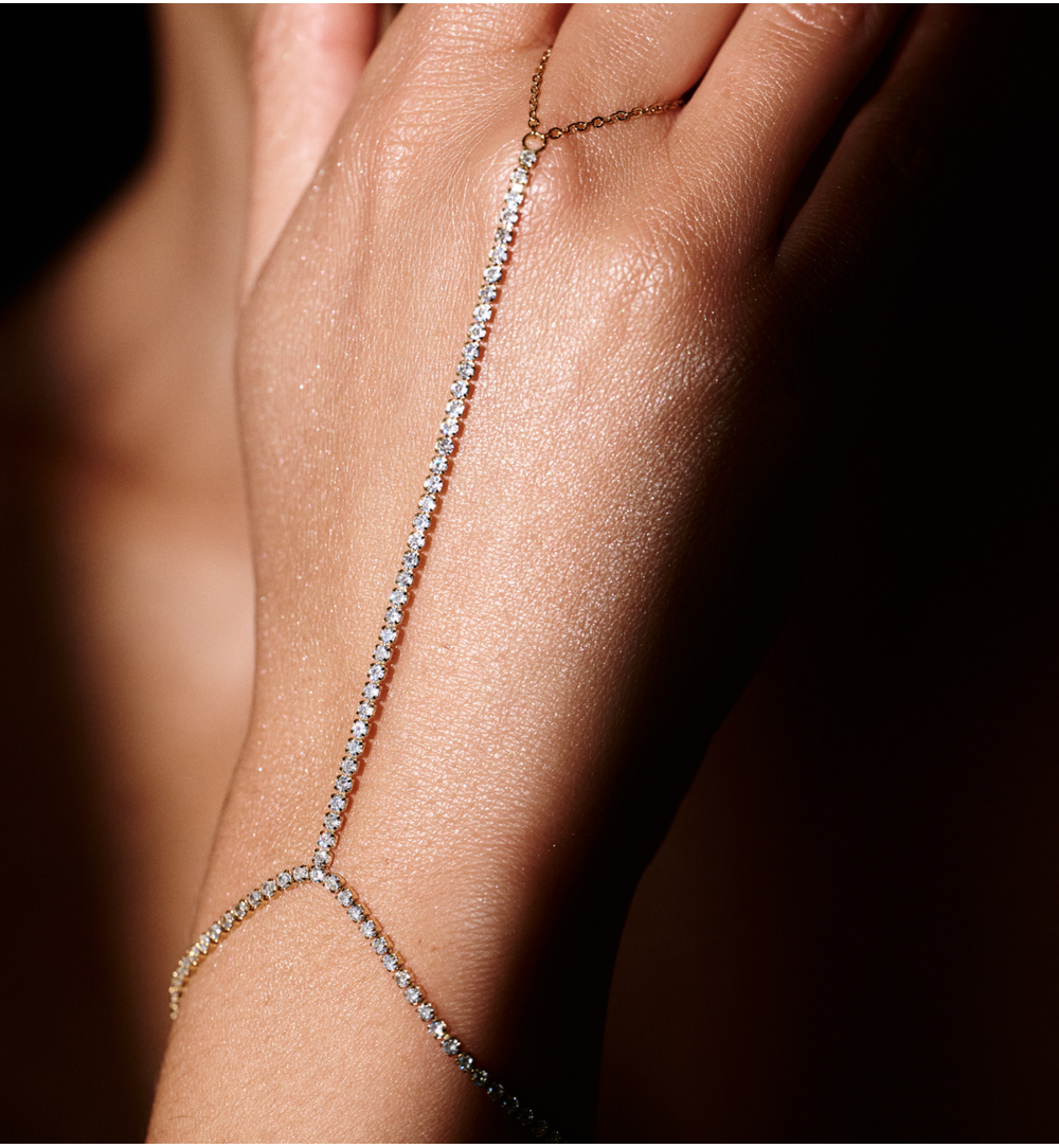 Bransoletka łańcuszkowa na dłoń z cyrkoniami srebrna BSS0261