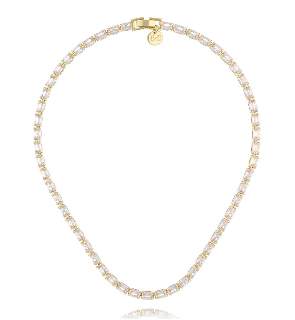 Naszyjnik typu tennis z prostokątnymi kryształkami w złotej oprawie NS0421