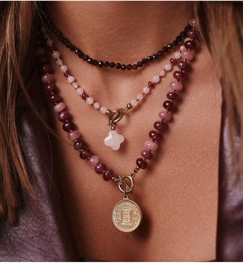 Naszyjnik bordowy z granatami NTW1348