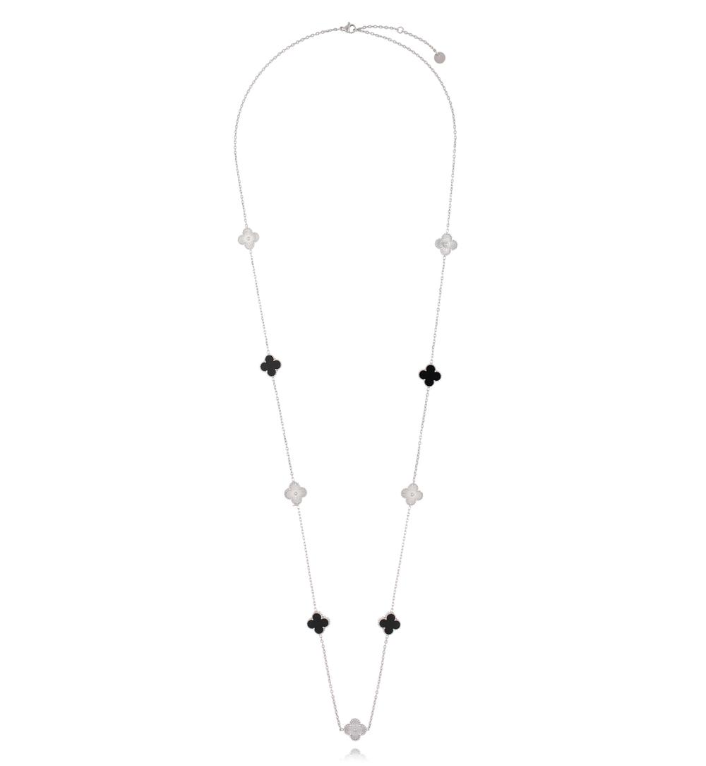 Naszyjnik długi ze srebrnymi  i czarnymi koniczynkami NSY0708
