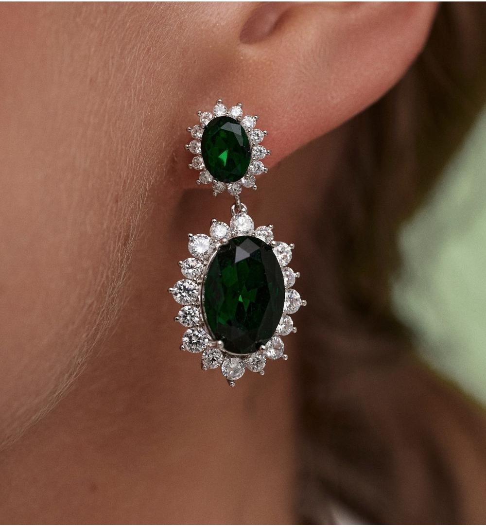 Kolczyki z zielonymi kryształami i cyrkoniami w srebrnym wykończeniu KSS2251