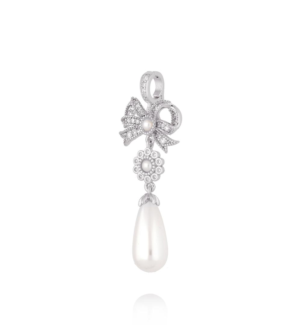 Charms srebrna kokardka z kryształkami i wiszącą perłą CHSS0035