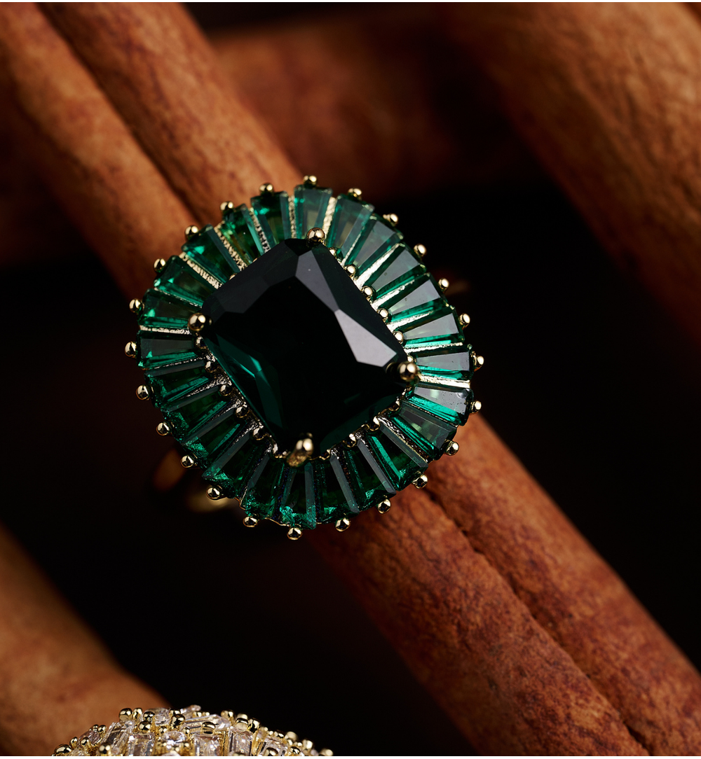 Pierścionek z zielonymi kryształkami PSS0183